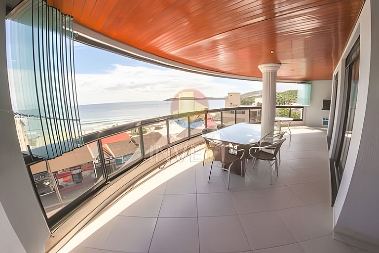 Ampla cobertura com 03 dormitórios e vista para o mar de Bom
