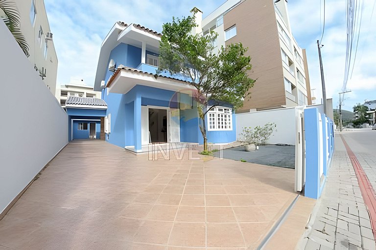 Casa com 04 suítes
