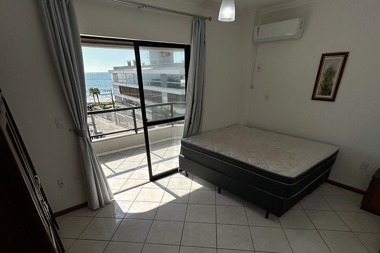 Aluguel Apto Sobre Avenida com Vista Para o Mar