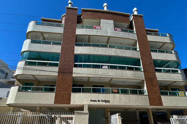 Aluguel Cobertura de 3 quartos na praia de Bombas