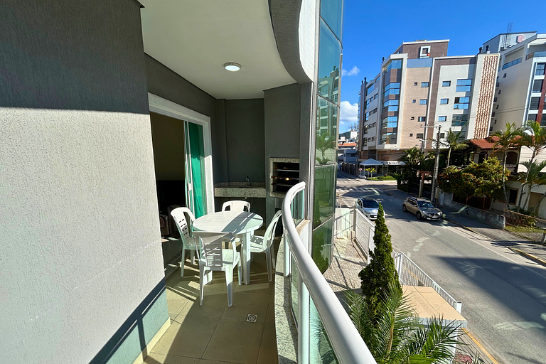 Apartamento 3 dormitórios na praia de Bombas