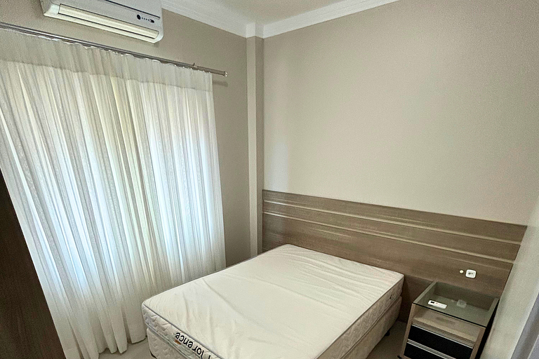 Apartamento 3 dormitórios na praia de Bombas