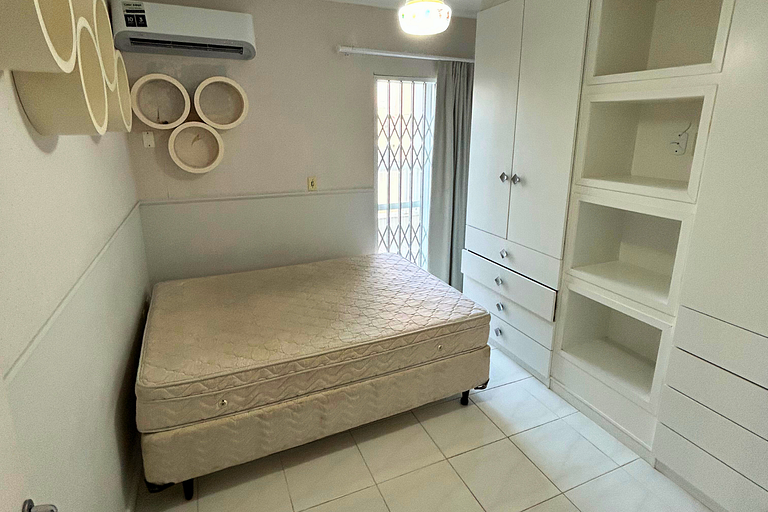Aluguel Cobertura com piscina e vista mar emBombas