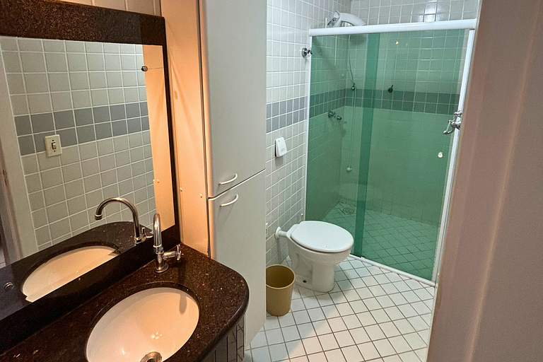 Aluguel Cobertura com piscina e vista mar emBombas