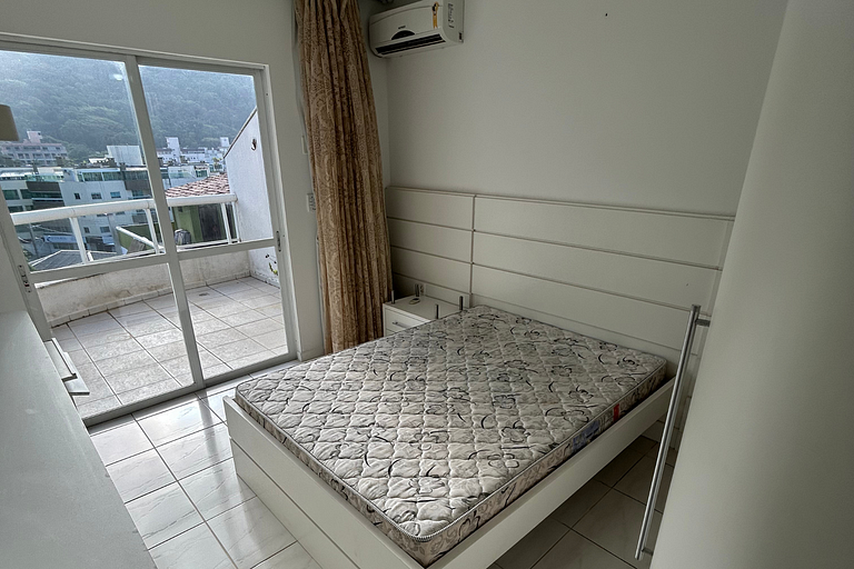 Aluguel Cobertura com piscina e vista para o mar
